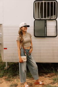 Kiss Me Cowboy Cap in Black
