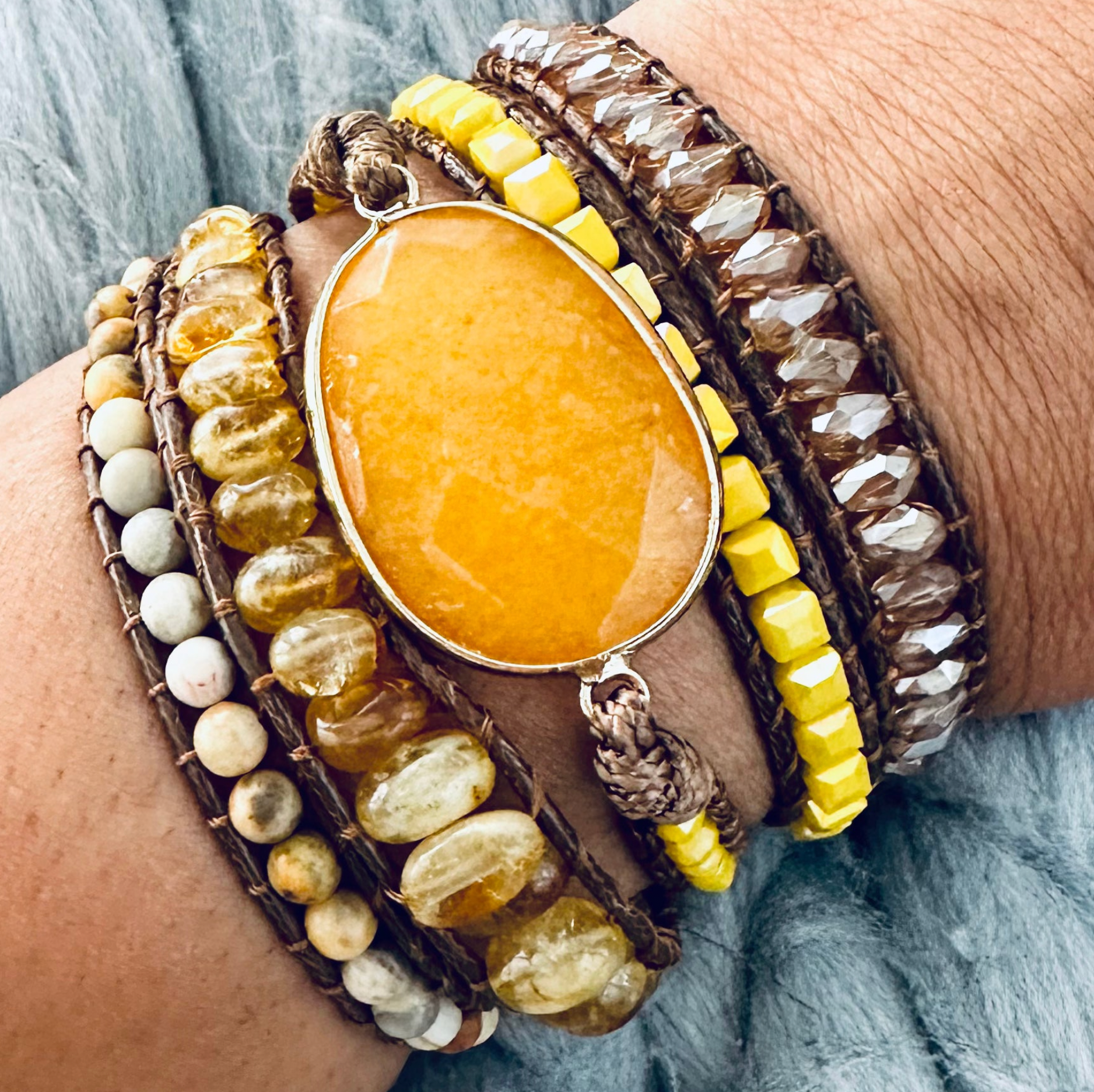 Long Strand Bracelet: Suntone