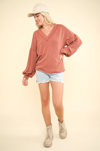 VERY J Two Tone Ribbed V-Neck Exposed Seam Top