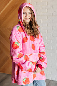 Kids Oversized Hoodie Blanket in Strawberry